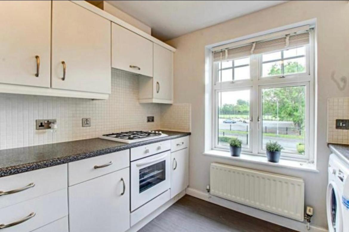 The Wickets - 2 Bedroom Apartment Overlooking Cricket Club Marton-in-Cleveland Extérieur photo