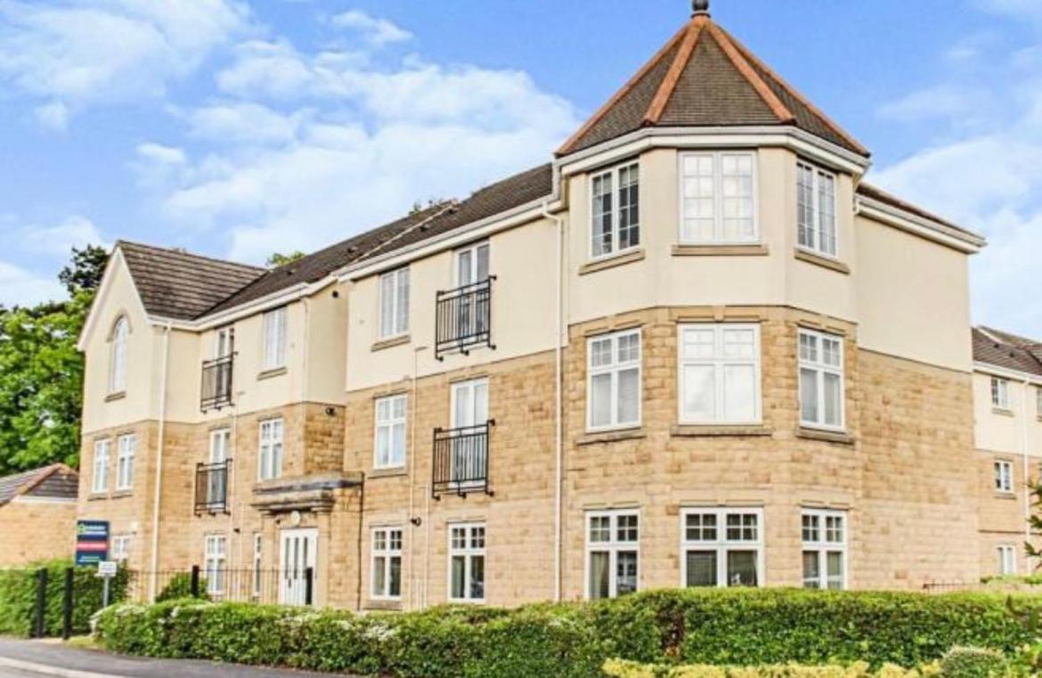 The Wickets - 2 Bedroom Apartment Overlooking Cricket Club Marton-in-Cleveland Extérieur photo