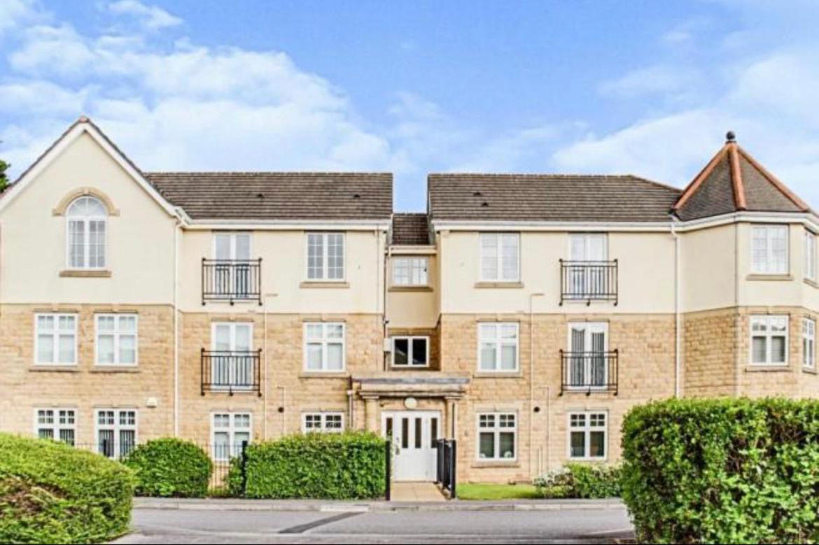 The Wickets - 2 Bedroom Apartment Overlooking Cricket Club Marton-in-Cleveland Extérieur photo